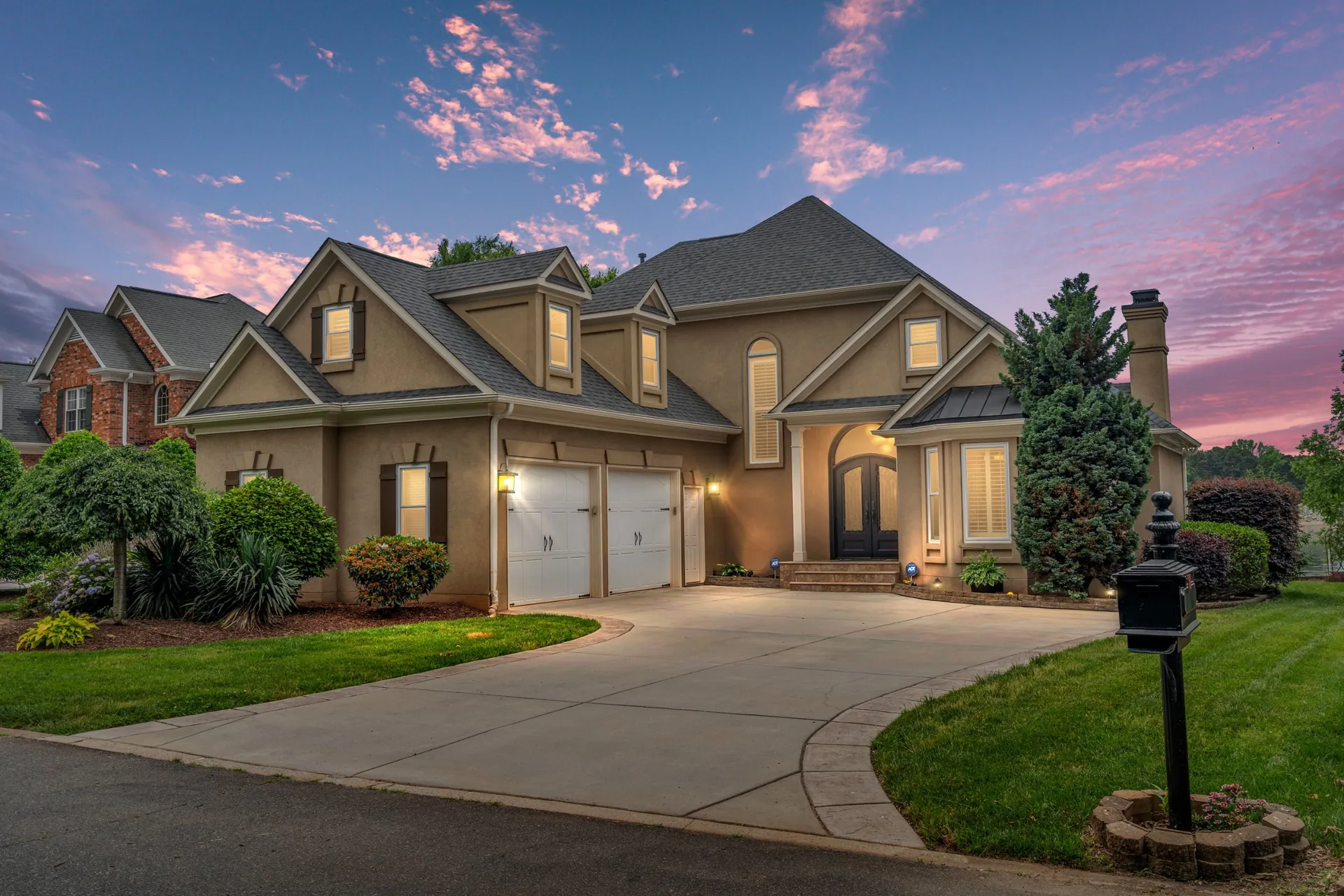 16215 Sasanoa Drive, photo 2