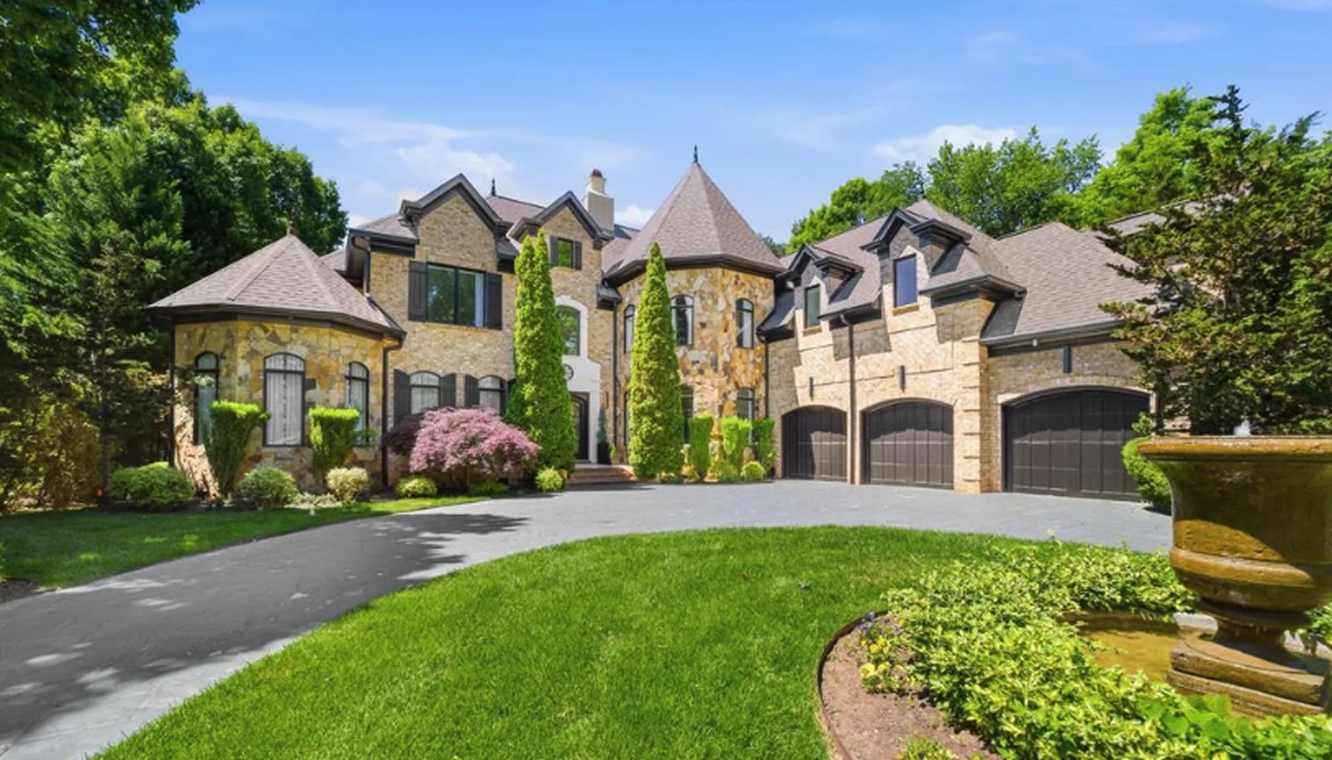 18805 Windy Point Drive, Cornelius, NC 28031