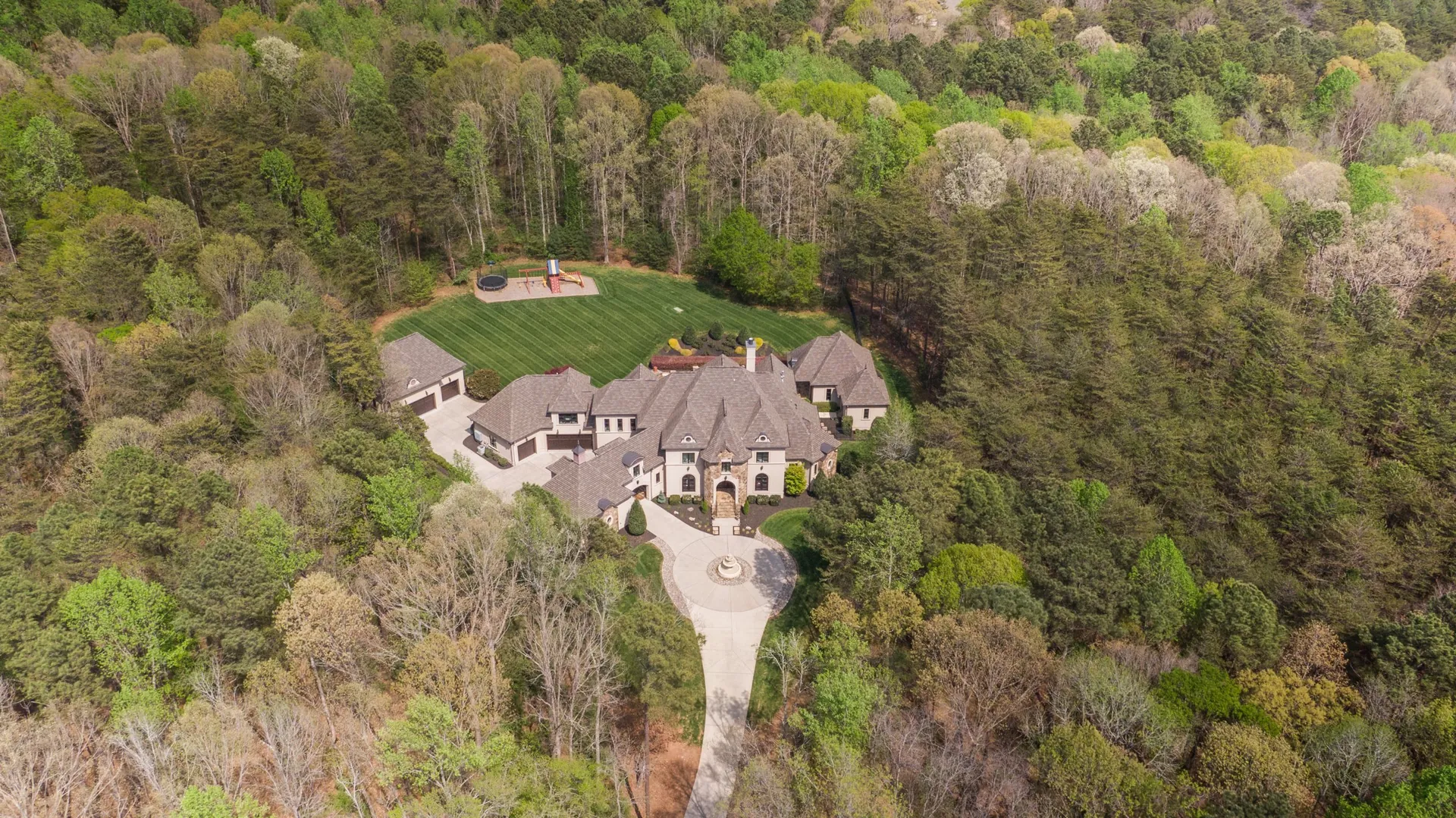 9044 Island Point Road, Charlotte, NC 28278